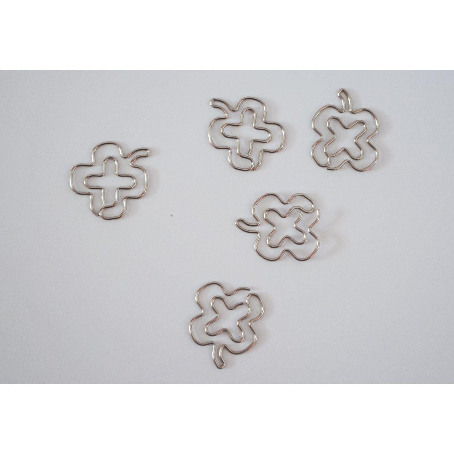 30 Paper Clips Clover - ollilypaperware