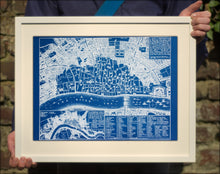 Laden Sie das Bild in den Galerie-Viewer, Cyanotype London - ollilypaperware